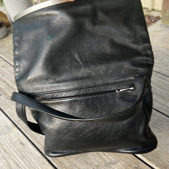 Vintage Black Leather Foldover Shoulder Bag with Hinged silver Metal Frame - Picture 4 of 14